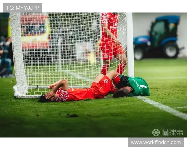 李在城左脚骨折伤缺三周 李在城左脚骨折伤缺三周